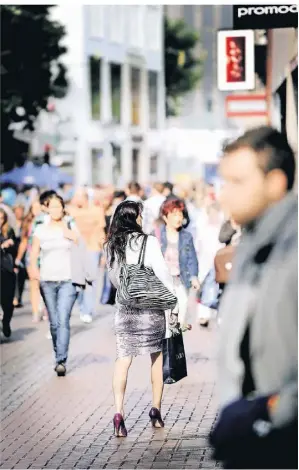  ?? FOTO: ANDREAS BRETZ ?? Sonntagsöf­fnungen gehören zur Handelssta­dt Düsseldorf dazu, sind aber immer wieder Streitfall.