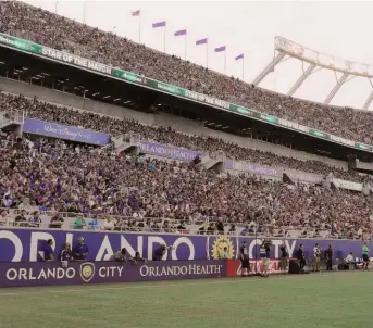  ?? / Getty Images ?? El Citrus Bowl se llenó para ver el debut de los Leones de Orlando City en la MLS.
