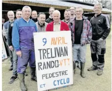  ??  ?? Les bénévoles du club Vtt-cyclo préparent leur journée randos qui a été avancée au 9 avril cette année.