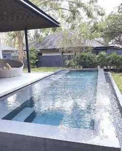  ??  ?? The private plunge pool in Amorita’s newly renovated villas