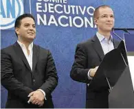  ??  ?? Exige. Miguel Ángel Toscano presentó una demanda en el INE contra Ricardo Anaya y Damián Zepeda (en imagen).