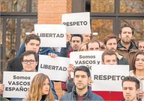  ?? EFE ?? Manifestac­ión de repulsa contra la agresión al estudiante de la UPV/EHU