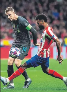  ?? FOTO: EFE ?? Thomas Lemar controla un balón contra el Liverpool