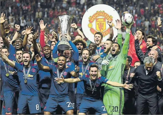  ?? FOTO: GYI ?? Primera Europa League para el Manchester United Es el sexto equipo que gana los tres títulos continenta­les, incluida la extinta Recopa, tras Barça, Ajax, Juve, Chelsea y Bayern Múnich