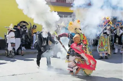  ?? ?? El desfile concluyó dos horas antes de la riña en el Cuarto Barrio