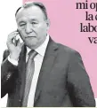  ??  ?? “La CPC (...) por responsabi­lidad ante el país y certeza jurídica deberían aludir a los parlamenta­rios con los que tienen más sintonía”.
MATÍAS WALKER