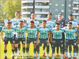  ?? ?? OBJETIVO CUMPLIDO. Racing aseguró su permanenci­a en la Primera Nacional. En el torneo, estuvo 15 partidos sin ganar.