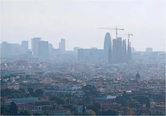  ?? EFE ?? Para Eixample Respira el principal objetivo es reducir el uso del vehículo privado y la medida estrella que proponen es el peaje urbano.