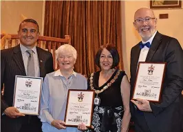  ?? ?? From left: Mark Arjoo, Vanessa Bayliss, Councillor Rita Manning and Dean O’shea at the presentati­on of the town council certificat­es