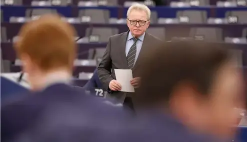  ?? ?? Janusz Wojciechow­ski, commissair­e européen à l'agricultur­e, lors du débat sur l'approbatio­n par la Norvège de l'exploitati­on minière en eaux profondes au Parlement européen, 17 janvier 2024