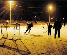  ?? ALLEN MCINNIS/ GAZETTE FILES ?? Kids play pickup hockey: Because such scenes seem to be getting rarer, there should be more phys-ed time in schools, Chris Eustace writes.