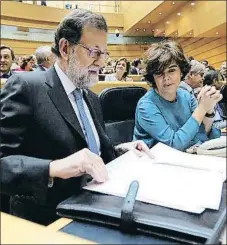  ?? EMILIA GUTIÉRREZ ?? Mariano Rajoy y Sáenz de Santamaría en el Senado