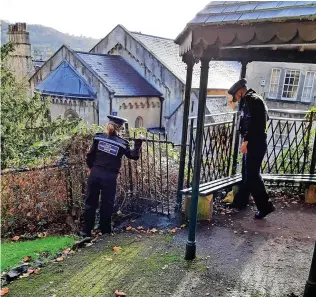  ?? ?? Officers in Bath carrying out a weapons sweep as part of Operation Sceptre