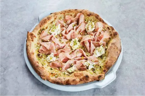  ??  ?? MORTADELLA PIZZA