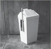  ?? BRENDAN RAVENHILL STUDIOS ?? L.A.-based Brendan Ravenhill calls his clever and durable waste bin “the love child of a trash can and dust pan.”