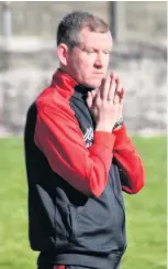  ??  ?? Frustrated Jags boss Alan Paterson