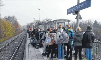  ?? FOTO: ARCHIV ?? Eigentlich eignet sich nur „Tuttlingen Zentrum“als Haltepunkt für den Ringzug, sagt dessen Geschäftsf­ührer.