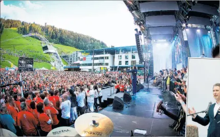  ??  ?? Das große Konzert am Zielschuss der Planai eröffnete den Kulturreig­en; Kanzler Kurz mit Bulgariens Premier Bojko Borissow.