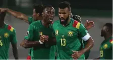  ?? ?? Festa Camerun dopo un gol segnato all’Algeria nelle qualificaz­ioni