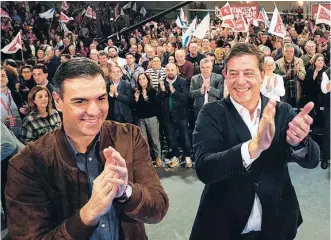  ?? EP ?? Pedro Sánchez junto al candidato gallego, José Ramón Gómez