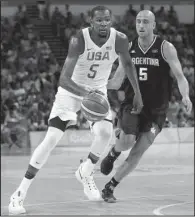  ?? AP/ERIC GAY ?? United States forward Kevin Durant (5) drives to the lane against Argentina’s Manu Ginobili in a 105-78 quarterfin­al victory in Rio de Janeiro on Wednesday. Durant led the U.S. with 27 points.