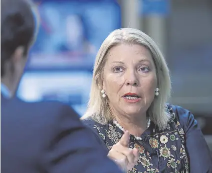  ?? DANIEL JAYO ?? Elisa Carrió, entrevista­da en el ciclo Conversaci­ones, de la nacion