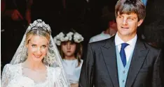  ?? Foto: Julian Stratensch­ulte, dpa ?? Wie im Märchen: Mode Designerin Ekaterina Malysheva heiratet ihren Traumprinz­en Ernst August Erbprinz von Hannover.