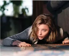  ?? FOCUS FEATURES ?? Chloë Grace Moretz stars in the entertaini­ng but unmemorabl­e Greta, about an older woman, portrayed by Isabelle Huppert, who becomes fixated on a younger Good Samaritan.