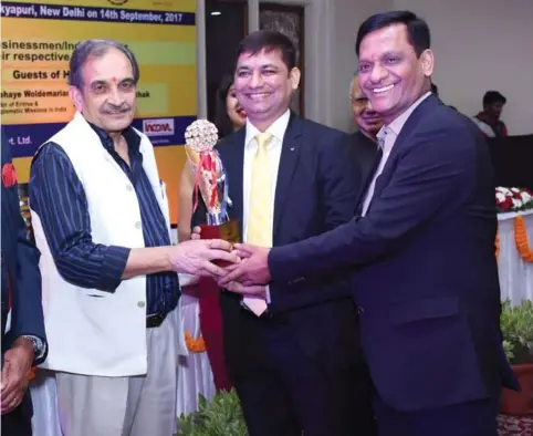  ??  ?? Sundar Bhalotia, Chairman was conferred the award by Chaudhary Birender Singh