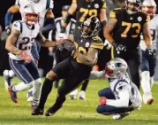  ?? JUSTIN K. ALLER Getty Images ?? Steelers rookie running back Jaylen Samuels rushed for a career-high 142 yards in Sunday’s win over the Patriots.