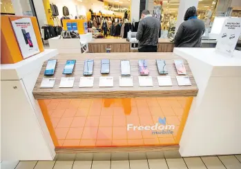  ?? PETER J THOMPSON ?? Bigger data buckets have become increasing­ly common in the largest provinces since Freedom sparked a brief promotiona­l war during the 2017 holiday shopping season — but the number of new subscripti­ons matters more overall to Canada’s wireless carriers.