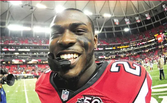  ??  ?? Former Oak Forest star Tevin Coleman, a Tinley Park native, had 520 yards rushing and 421 yards receiving for the Falcons during the regular season.