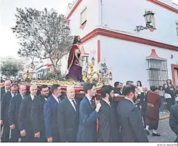  ?? JESÚS MARÍN ?? Parihuela de la hermandad del Huerto en el vía crucis.