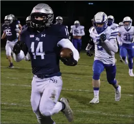  ?? DREW ELLIS — MEDIANEWS GROUP ?? North Branch back Brandon Martin races to the end zone during the first half of Friday’s 47-28 win over Ortonville Brandon in a Division 4 district final.