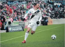  ?? NUCCIO DINUZZO TNS ?? Galaxy’s Zlatan Ibrahimovi­c in action in Bridgeview, Ill., on Saturday.