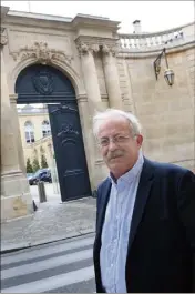  ?? (Photo Philippe Dobrowolsk­a) ?? Le maire de La Seyne avant son entrée à Matignon, hier en fin d’après-midi.