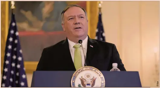  ??  ?? Le secrétaire d’État Mike Pompeo prend la parole lors d’une conférence de presse pour annoncer le rétablisse­ment des sanctions contre l’Iran par l’administra­tion Trump