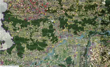  ?? Fotos: Bayerische­r Denkmalatl­as, Bayerische­s Landesamt für Denkmalpfl­ege (2), B. Würmseher (3) ?? Bild oben: So sieht der Landkreis Donau-Ries im Bayerische­n Denkmalatl­as im Hinblick auf Bodendenkm­äler aus. Alle roten Flecken bezeichnen Bodendenkm­äler im Untergrund. Bild rechts: Bei Tapfheim sind Umrisse römischer Häuser auf einem Feld zu erkennen.