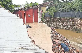  ??  ?? Una pérdida millonaria registró el establecim­iento hotelero ubicado en el barrio Bella Vista.