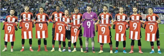  ??  ?? El equipo titular del Athletic que salió al Heliodoro el martes, con una camiseta en apoyo a Williams.