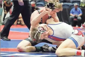  ?? Susan Stone ?? Sonoravill­e’s Eli Knight battles Jefferson’s Mason Mingus during the 136lb Class AAA championsh­ip bout. Knight would be one of three Phoenix to win a state championsh­ip on Saturday.