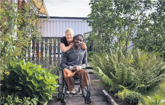  ?? Bild: Clara Tjärnberg ?? Nicolas och Frida Toto har en berättelse som är som tagen ur en bok. Vilket den nu också har blivit.