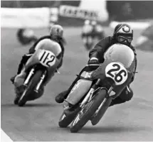  ??  ?? Left: Sheene (26) on a Bultaco at Mallory Park, in the era long before the Bus Stop chicane on the run from the Hairpin to the top of Devil’s Elbow