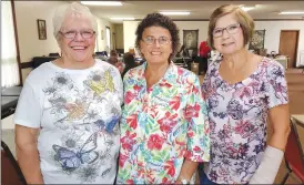  ?? Photo by Theresa Auriemmo ?? Pictured are Karen Ryding (left), Judy Haight (middle), and Ann Chapman (right).