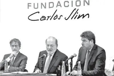  ??  ?? En el acto de la fundación que lleva su nombre también estuvo Arturo Elías Ayub. JORGE CARBALLO