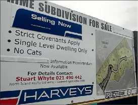  ?? PHOTO: JOEL MAXWELL/FAIRFAX NZ ?? A clear message to potential buyers that cats are not welcome in this subdivisio­n beside the Waikanae estuary.