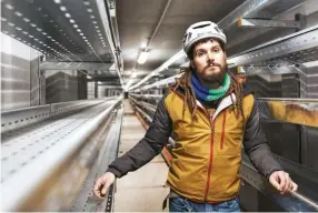  ??  ?? FERDINANDO, consulente per uno studio finalizzat­o agli scavi di realizzazi­one del tunnel dei sottoservi­zi a L’Aquila (Smart Tunnel).