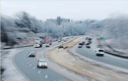  ?? PHOTOGRAPH BY SCOTT GARDNER, THE HAMILTON SPECTATOR ?? Vehicles on their way up and down the Red Hill Valley Parkway Thursday afternoon.