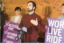  ?? STEVE SMITH/HARTFORD COURANT ?? Desegregat­e CT Director Pete Harrison said similar legislatio­n was proposed last year, but that“work Live Ride”is a new and improved effort that is more comprehens­ive and flexible in its approach.