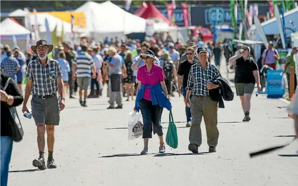  ?? PHOTO: MURRAY WILSON/ FAIRFAX NZ ?? Central Districts Field Days draws both farmers and townies to Manfeild.